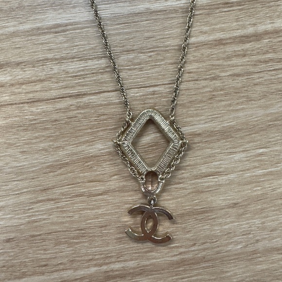 Chanel Necklace - Picture 4 of 4